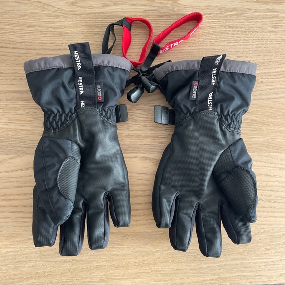 Hestra Gauntlet CZone Jr Youth Black 5 finger waterproof gloves size 6 ski - Picture 2 of 7